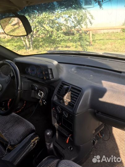 ВАЗ 2112 1.5 МТ, 2003, 230 000 км