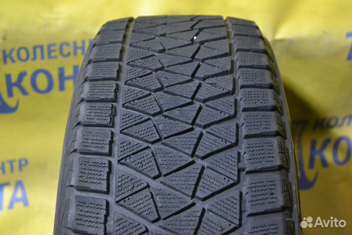 Bridgestone Blizzak DM-V2 235/65 R18