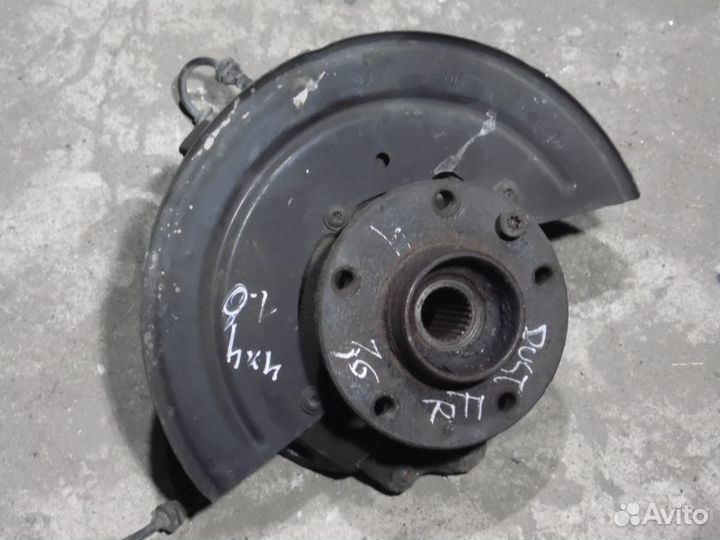 Кулак передний правый Рено Дастер 4x4