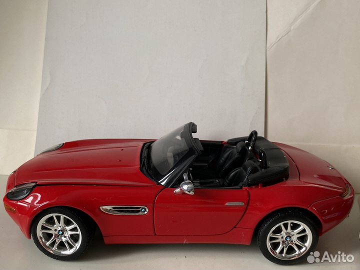 Коллекционные модели BMW Z8 1/24