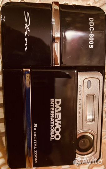 Компактный цифровой фотоаппарат