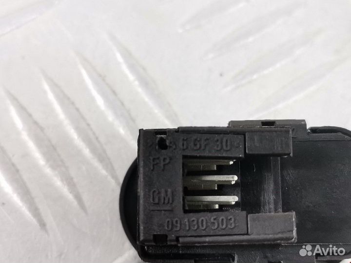 Кнопка (выключатель) Opel Astra F рест. 1998