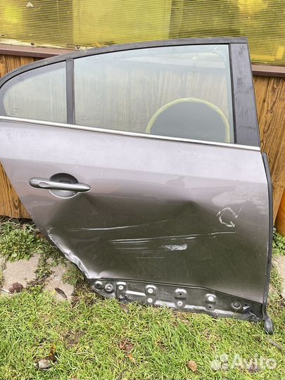 Дверь renault fluence