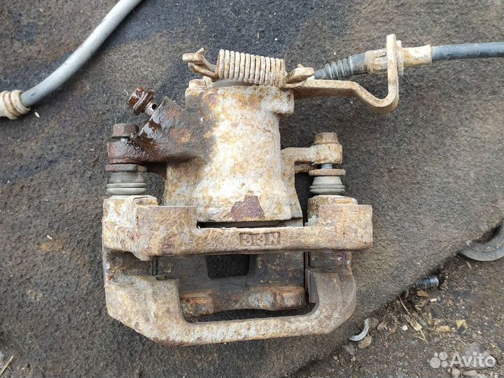 Комплект тормозных суппортов Mazda 6