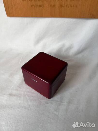 Музыкальная шкатулка с фото из красного клена