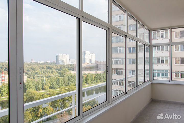 Остекление балконов под ключ