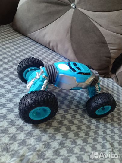 Машинка на радиоуправлении