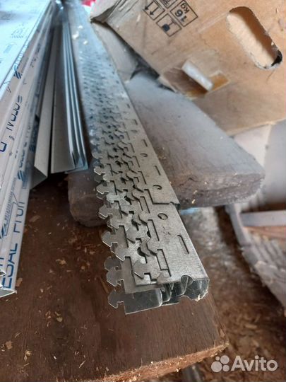 Потолок реечный Cesal Profi