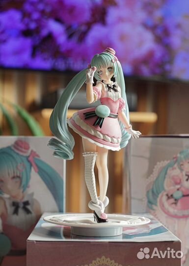 Аниме фигурка Hatsune Miku Macaron