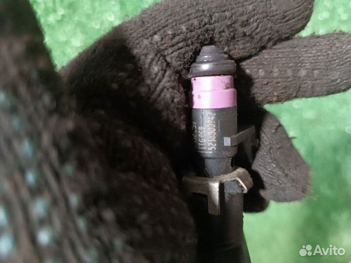 Форсунка топливная бензиновая Renault Megane II (2