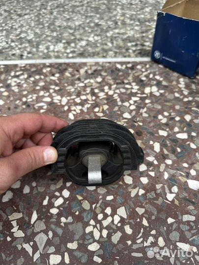 Опора АКПП bmw f10