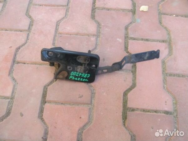 Крюк замка капота Volkswagen Phaeton 2002-2016