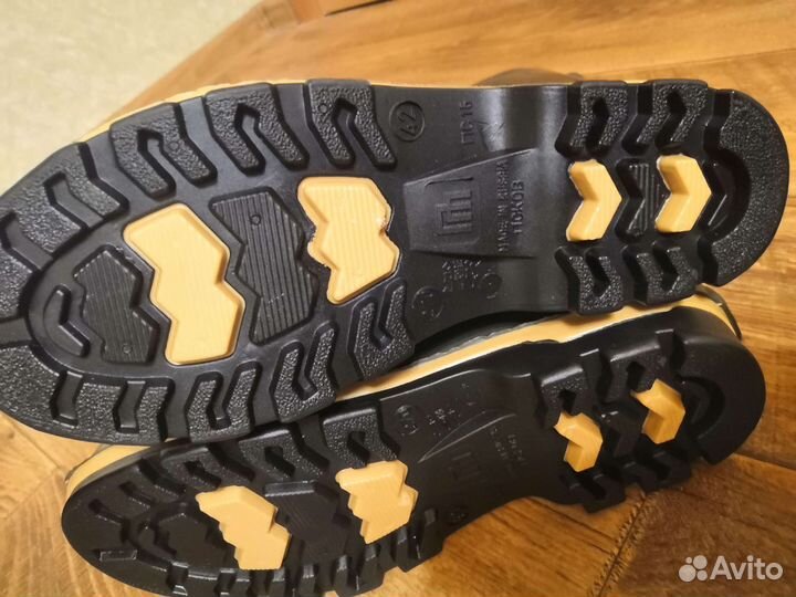 Резиновые сапоги