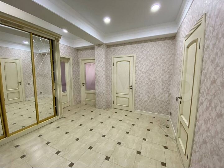 2-к. квартира, 80 м², 5/6 эт.