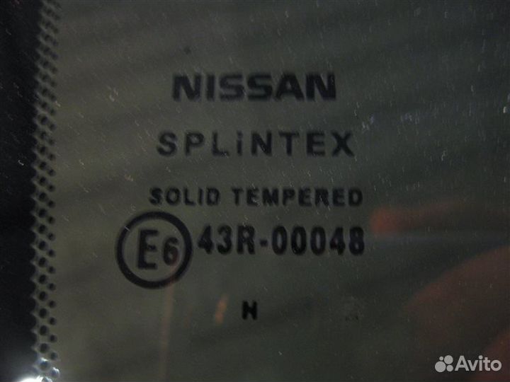 Стекло двери (форточка) заднее правое Nissan