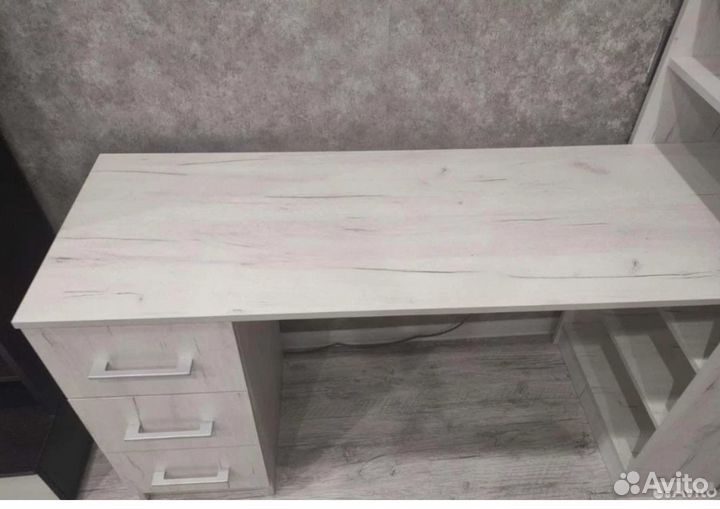 Стол компьютерный