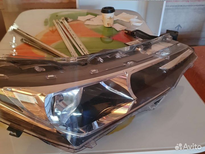 Фара toyota corolla е180