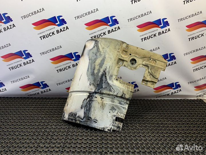 Левая часть капота Volvo FH