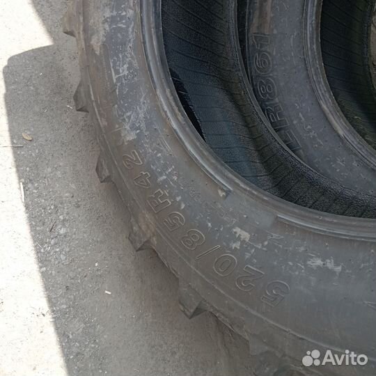 2 сельскохозяйственные шины