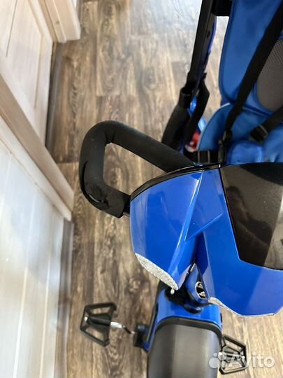 Трехколесный велосипед с ручкой Lamborghini