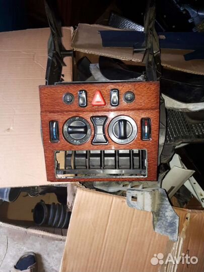 Запчасти mercedes Е210