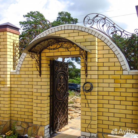 Навес над калиткой