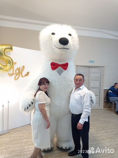 Поздравление от чебурашки и белого мишки