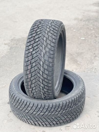 Zmax Winternova Stud II 215/55 R18 100T