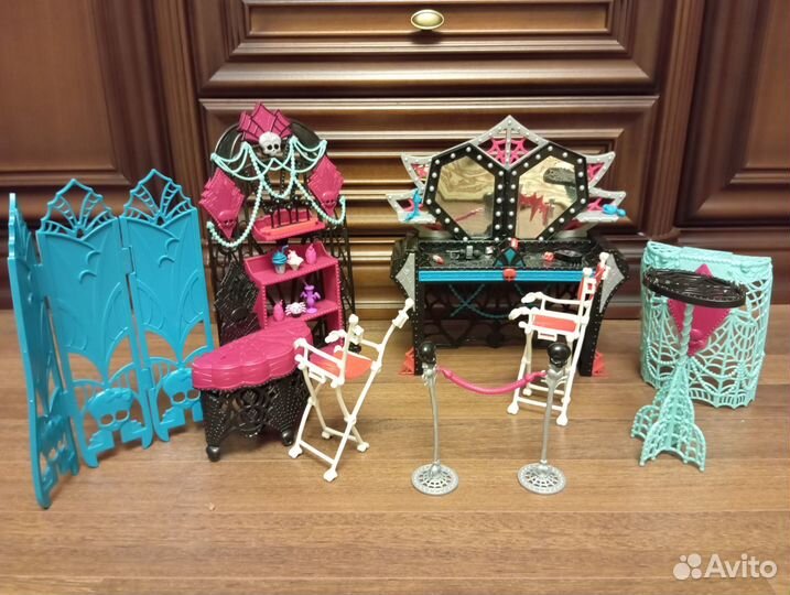 Гримерная Монстр Хай