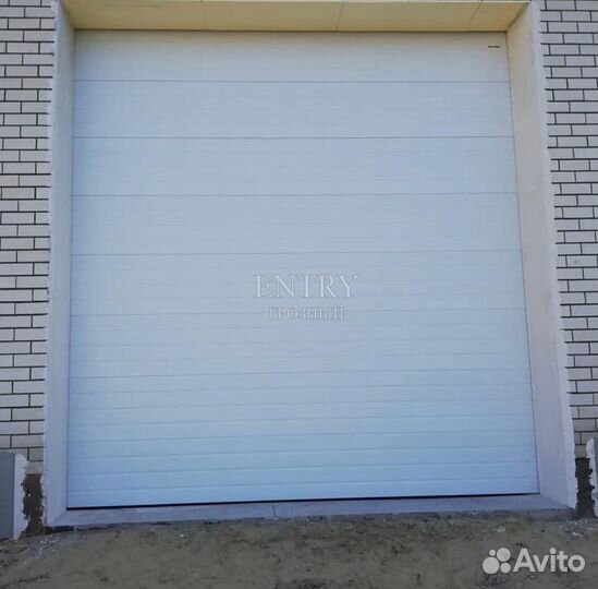 Ворота гаражные секционные