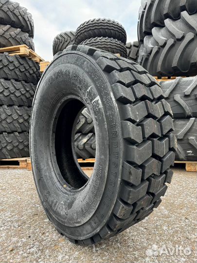 Шины на экскаватор - погрузчик 16.9-24 APT EKT-2