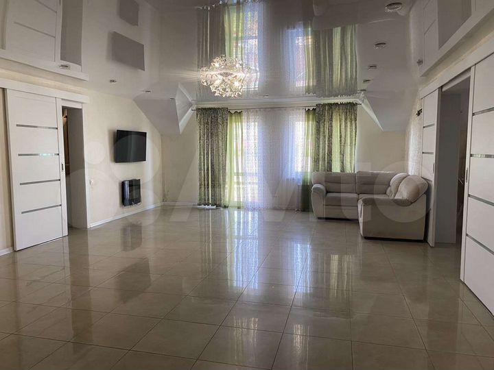 Дом 229,5 м² на участке 3,32 га