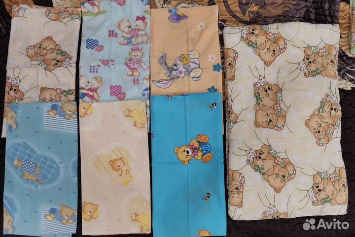 Подушка для малыша и 6 наволочек