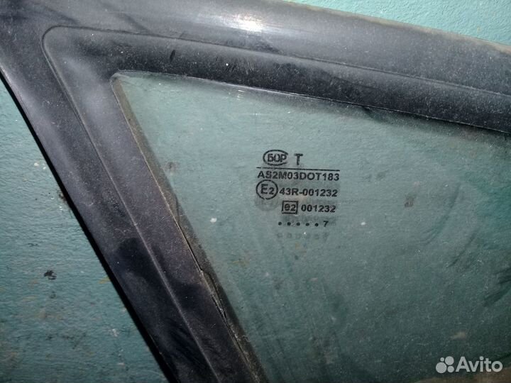 Стекло заднего крыла Ваз 2114