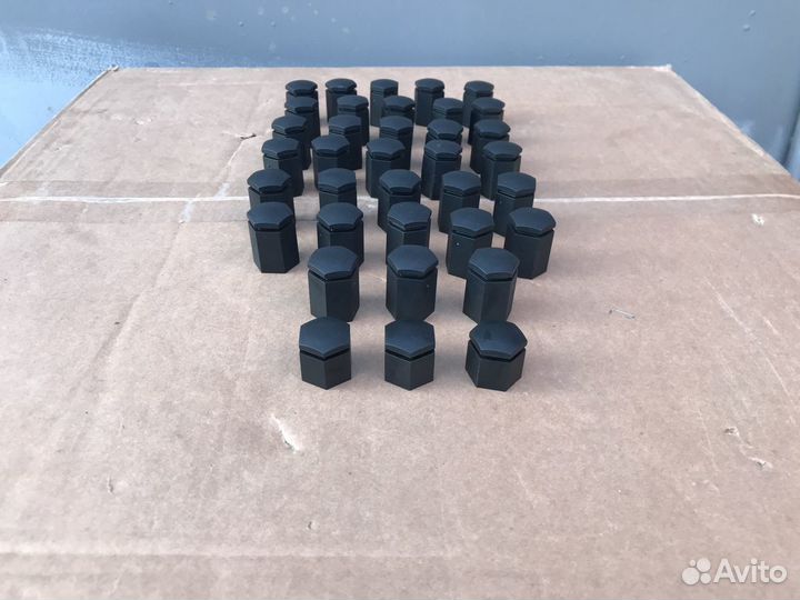 Opel Astra H/Zafira B Колпак колесного болта на 17