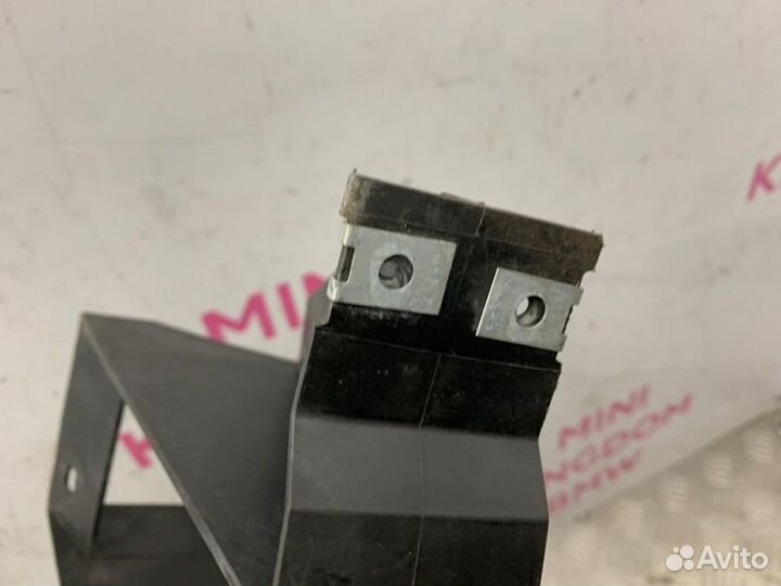 Кронштейн правый Bmw X3 E83LCI N52B25 2008