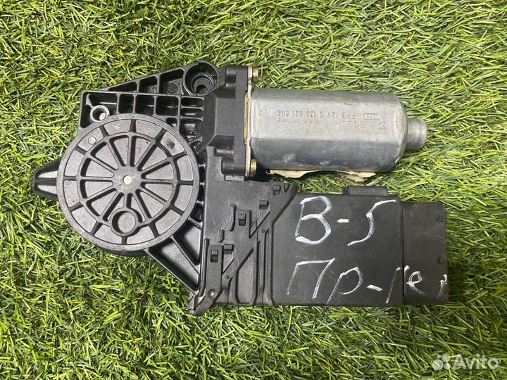 Моторчик стеклоочистителя передний правый