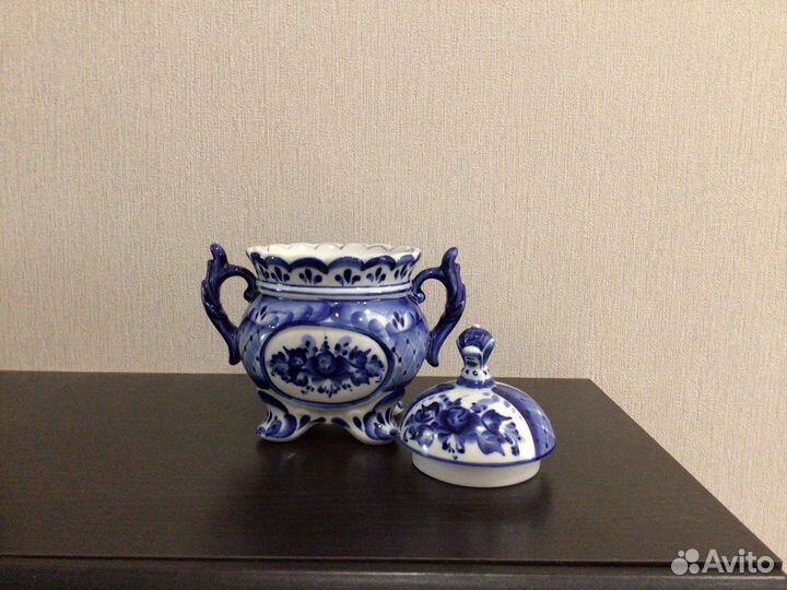 Конфетница-шкатулка гжель