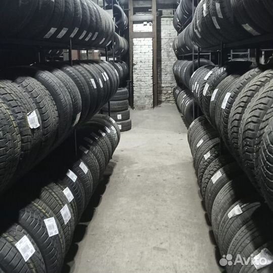 Pirelli P Zero PZ4 295/35 R21 107W