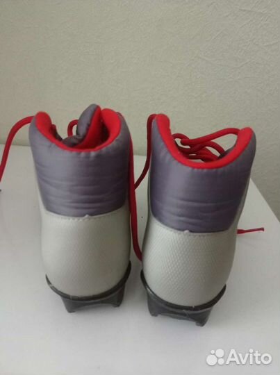 Лыжные ботинки nordway 34р (состояние новых)