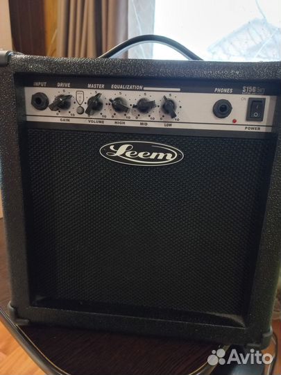 Гитарный комбоусилитель