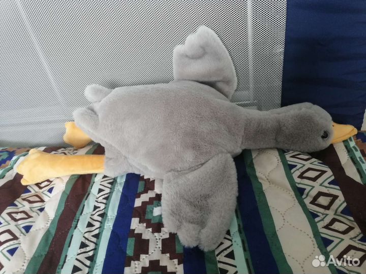 Игрушка гусь серый