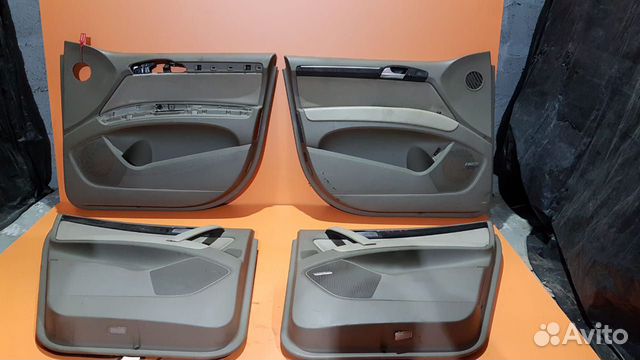 Обшивка двери на Audi Q7
