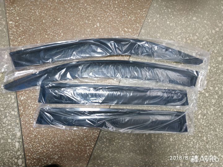 Дефлектора на окна накладные Шкода Октавия 2 04-08