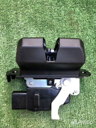 Замок крышки багажника sorento UM optima