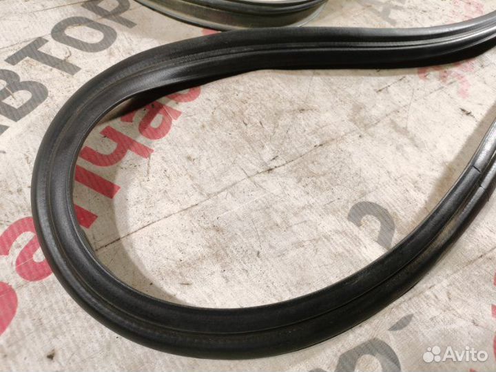 Уплотнитель кузова Mazda 6 универсал 2.0 PE VPS