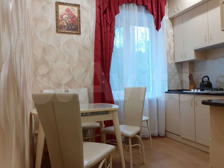 3-к. квартира, 70 м², 1/2 эт.