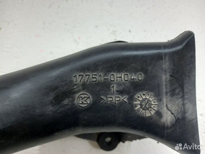 Воздуховод Toyota Avensis AZT250W 1AZ 2003