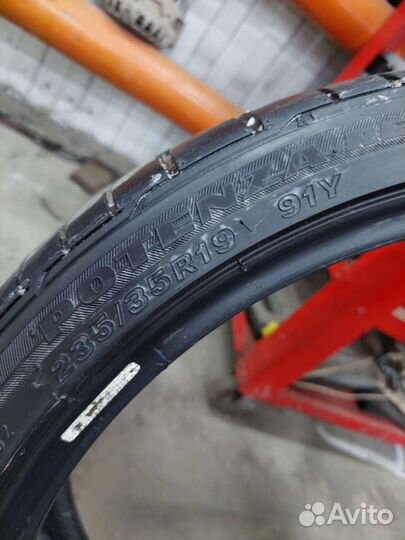 Bridgestone Potenza RE050A 235/35 R19