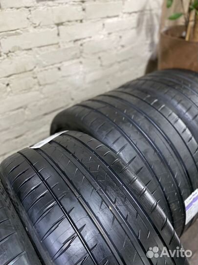 Michelin Pilot Sport 4 S 315/30 R21 и 275/35 R21